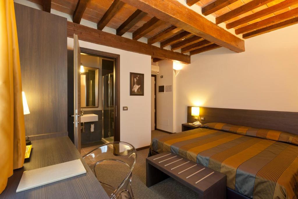 Locanda Sant'Ambrogio Rivalta  Pokój zdjęcie